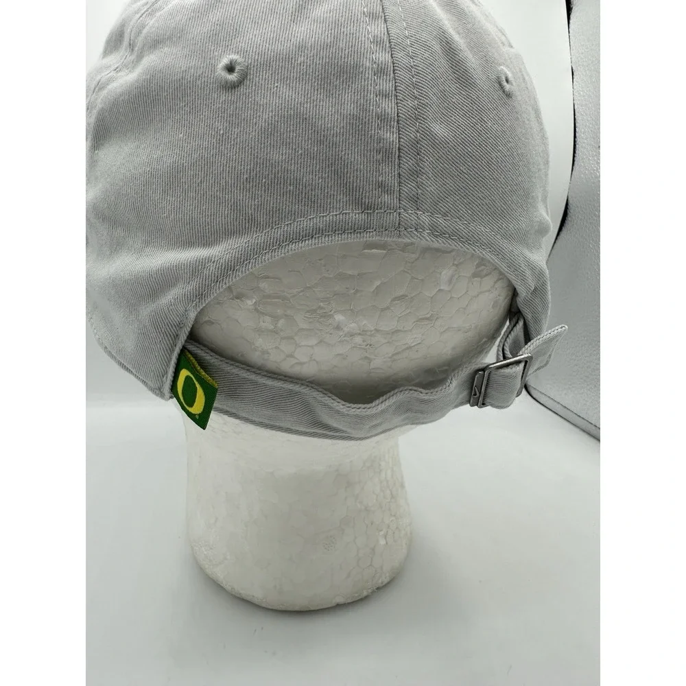 Nike Oregon Ducks 2025 On-Field Gameday Club Hat Gray M/L NCAA